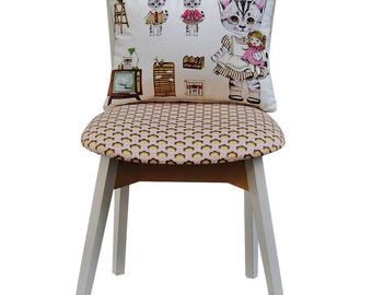 Chair cushion and vintage kittens