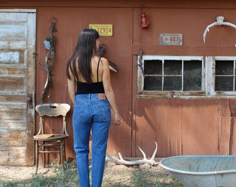 LEVIS 501 denim jeans // high waisted jeans // vintage levis 501
