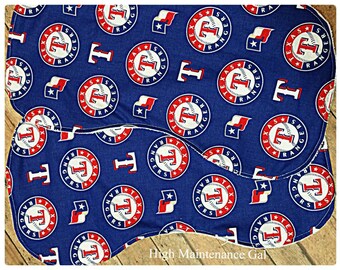 Texas rangers themed contoured burp cloth, Unisex burp cloth, Expecting dad gift, Babyshower gift idea, Nursery design idea, Baby burpies