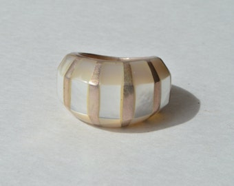 Vintage Modernist Sterling Silver 925 Mother of Pearl Inlay Dome Ring Size 7.5