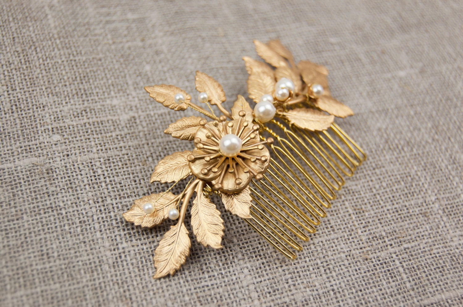Flower and leaf hair comb Gold wedding hairpiece Grecian