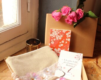 BOX CHERRY BLOSSOM Petite sweetie - great book