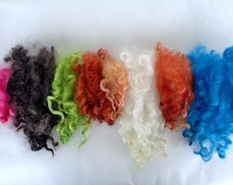 15g (58.00 Euro/100g) 0.5oz wool curls, wool locks, doll hair, wensleydale curls, hand dyed locks, felting wool,white,green,teal, 100% wool