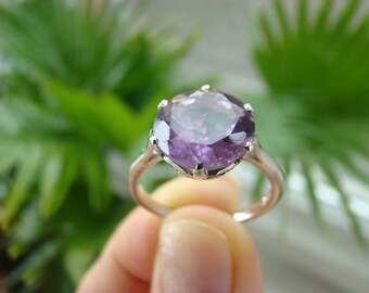 Vintage silver Ring with large Amethyst.