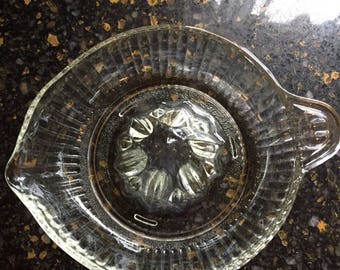 Fruit juicer. Fruit reamer. Citrus juicer.