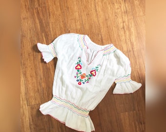 Vintage 1940's Hungarian Blouse / 40s cotton embroidered peasant top with flowers size xs / size small