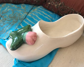 Vintage dutch shape shoe planter