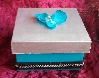 Smart box with lid