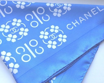 AUTHENTIC CHANEL LOGO cc Geometric Print Blue/White 100% Silk Twill Scarf