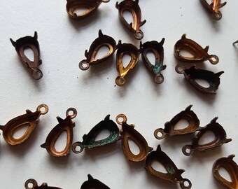 Vintage brass teardrop settings