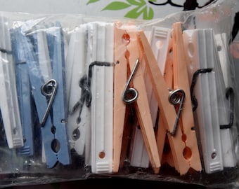 Vintage Lot Of 24 Forster Ideal Plastic Spring Clothespins Made In Usa
