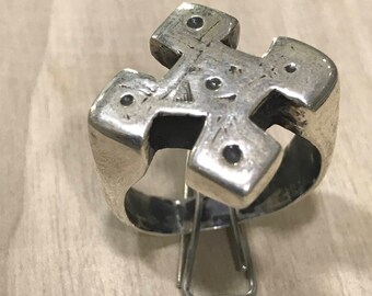 Ethnic ring