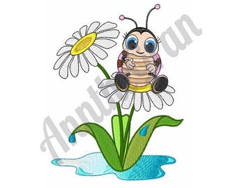 Ladybug Daisy - Machine Embroidery Design