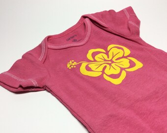 Sample sale - Hibiscus Baby bodysuit size nb - cute - short sleeve