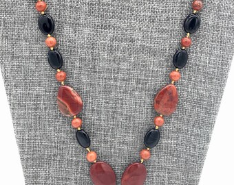 Lovely rusty dragon's vein agate necklace