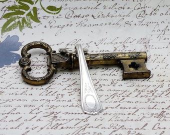 Key Ring Handcrafted Vintage Spoon Handle Oneida Community Louis XVI Upcycled Silverware Flatware 1910s