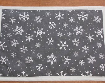 Christmas placemats, Holiday placemats, snowflake placemats, country Christmas , placemats, snowflake decor, new years decor, table setting