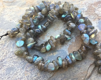Labradorite Nuggets/Pebbles, Blue Flash Labradorite, 6 to 10 mm, 16 inch strand