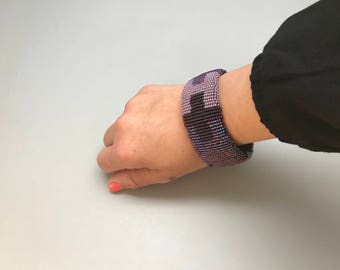 Purple handmade beaded bracelet