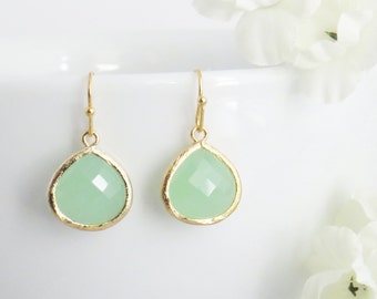 Dangle Green Earrings, Drop Earrings, Earrings for Mothers Day, Earrings for Her, Earrings for Mom, Wedding Earrings, Bridesmaid Earrings
