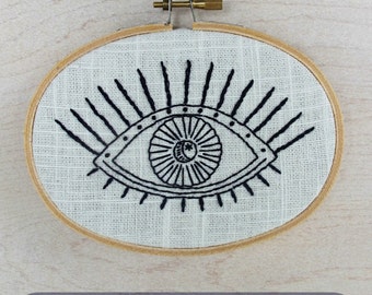 STARRY EYED - pdf embroidery pattern - modern, trend, eyeball, eye, celestial