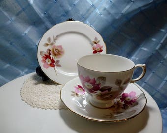 Vintage “Royal Vale” Tea Cup Trio