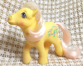 Vintage My Little Pony Kiss Curl Reverse Symbols Aqua Green Curls Pink Ribbons Variation Very Rare MLP G1 1984 Yellow Pony Fading Hair UK