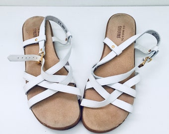 80s White Leather Sandals Flats Oxblood Leather Ankle Strap Rubber Sole 9 M 40 41 made in USA by Sunjuns Bass Unused