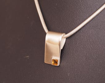 Silver pendant with Citrine