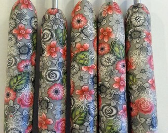 Crochet hook - Susan Bates size US F - 5 / 3.75 mm polymer clay covered handle
