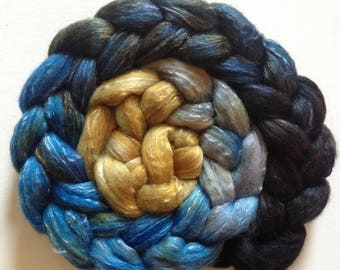 Hand Dyed gradient roving 3ozs polwarth mulberry silk 70/30 MTO Styx