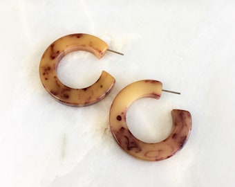 Vintage Bakelite Marble Swirl Hoop Earrings