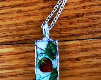 Staweberry squared pendant