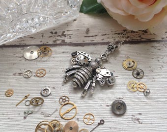 Steampunk bee pendant, bumble bee necklace, clockwork honey bee, insect jewelry, nature gift, upcycled jewelry, gift for her, gift for mum