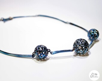 Flame oxidized titanium necklace with huit-huit cut natural diamonds