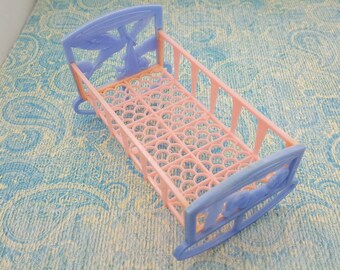 Thomas Toys Rocking Cradle Toy Furniture Hard Plastic Pink Blue
