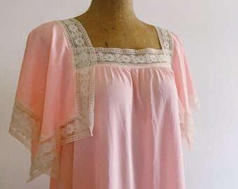 Vintage Blush Pink and Lace Nightgown