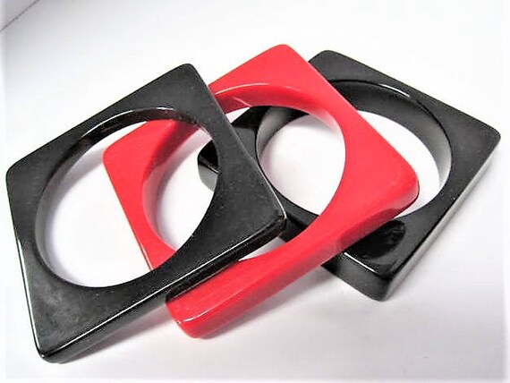 Black Red Bangles, Set of 3, Square Lucite Bracelets, Vintage Geometric Bangles