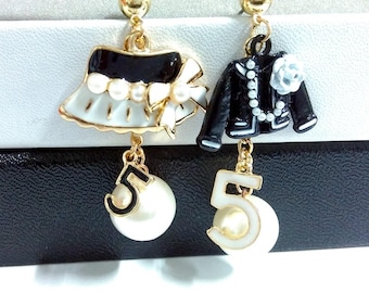 Charming Vintage earrings black and white