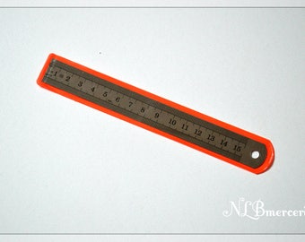 Graduated in inches and cm - 15 cm metal flexible ruler or ruler