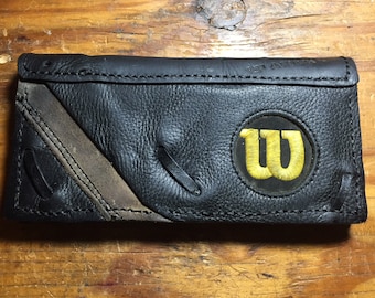 Wilson Women's Baseball Glove Leather Wallet