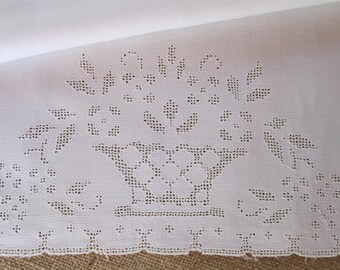 Antique Guest Towel White Linen Hand Towel Mosaic Lace Basket Shabby Chic Cottage 1930s 1920's Bathroom Decor Vintage Linens