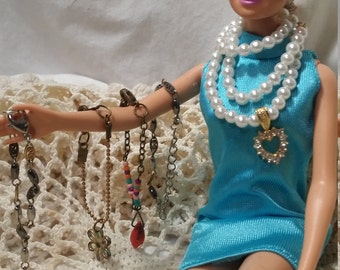 Barbie jewelry. Jewelry. Necklace. Barbie accessories. Barbie. Barbie jewelry lot. Barbie. pearls. Doll jewelry