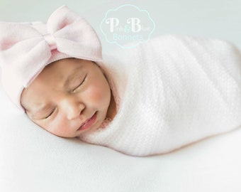 Newborn girl hat, baby hospital hat with bow, available in many colors for newborn baby girls, good for newborn photo shoots
