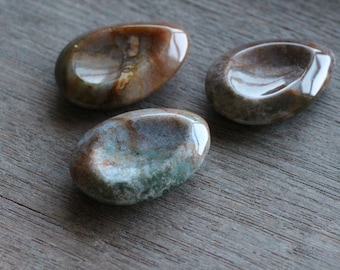 Moss Agate Worry Stone T135