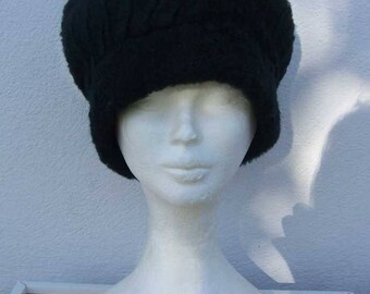 Black faux fur beret.