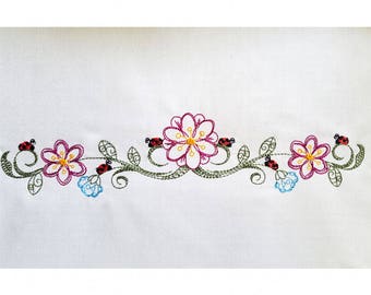 Daisy Ladybug Border - Machine Embroidery Design