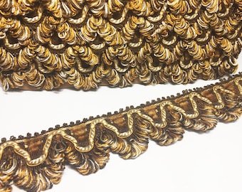 Brown Pumpkin and Beige Scalloped Braid - Vintage French Lyon Flat trim - Designer Trim - Pillow Fringe - Sewing Trim - 1 Yard