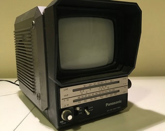 Vintage Panasonic Portable TV Radio vhr/uhf and AM/FM Model No Tr-5041P