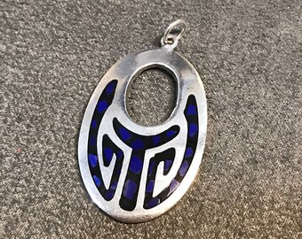 Vintage Sterling silver pendant with oval shaped turquoise inlay, solid 925 silver, stamped 925 Mexico TU-01